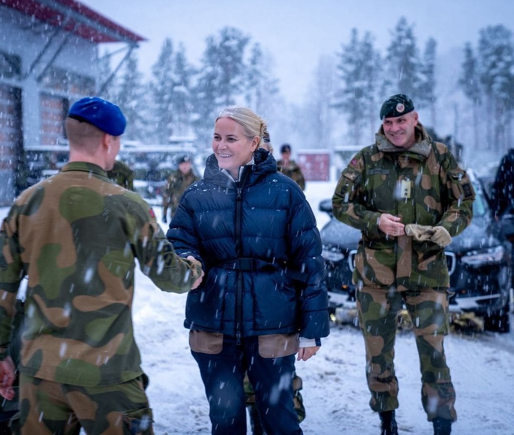 La princesa Ingrid de Noruega con las Fuerzas Armadas