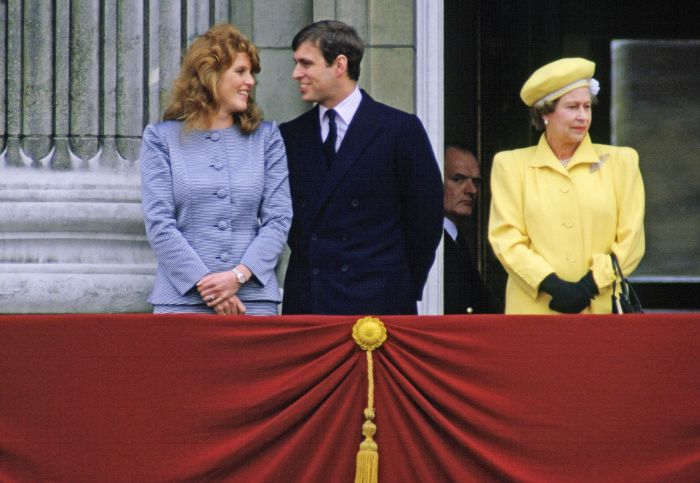 Isabel II con los duques de York