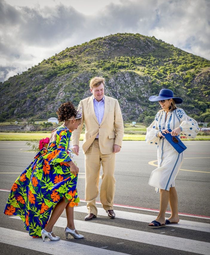 Los Reyes de Holanda visitan el Caribe Neerlandés tras el paso del huracán Irma