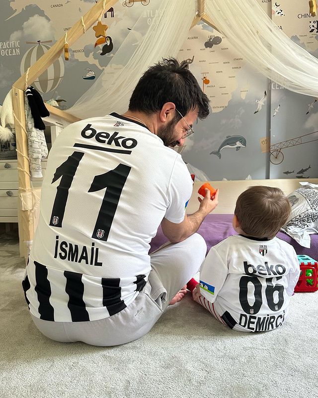 İsmail Demirci  junto a su hijo Ali