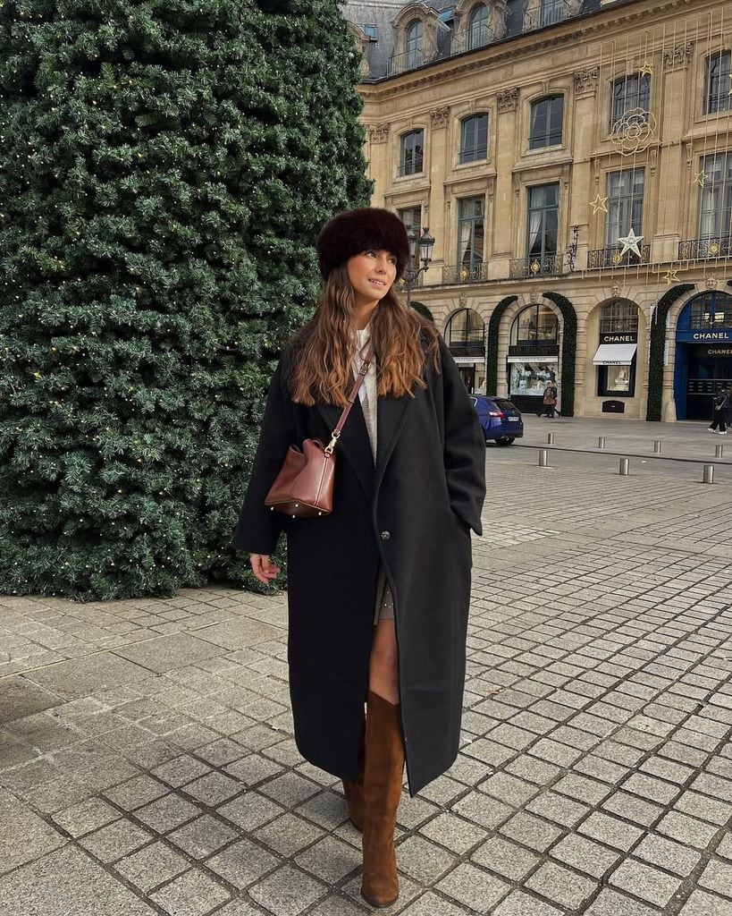 Look con sombrero de pelo