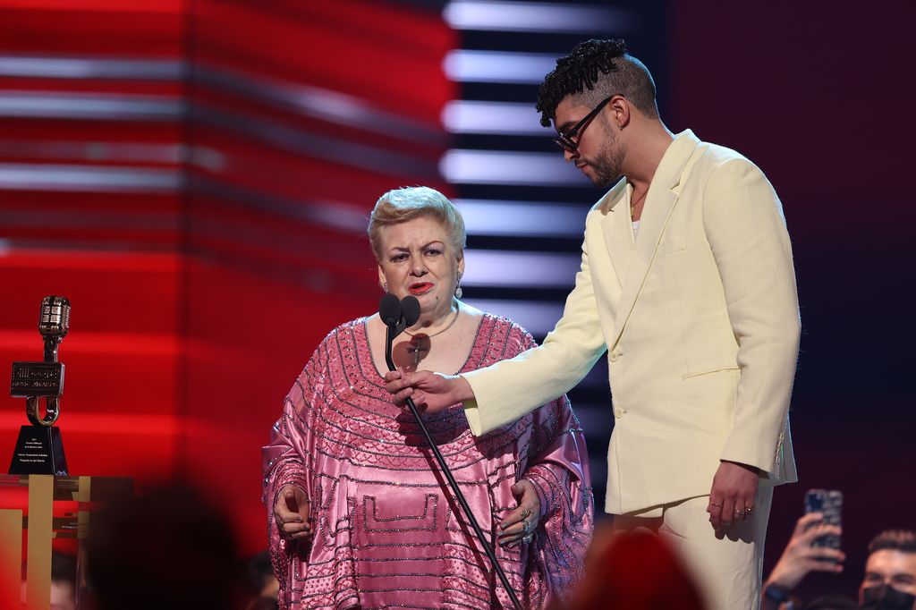 Paquita la del Barrio y Bad Bunny coincidieron en los Premios Billboard de la Música Latina en 2021