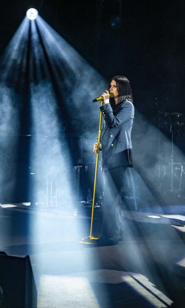 laura pausini en el teatro carcano de mil n