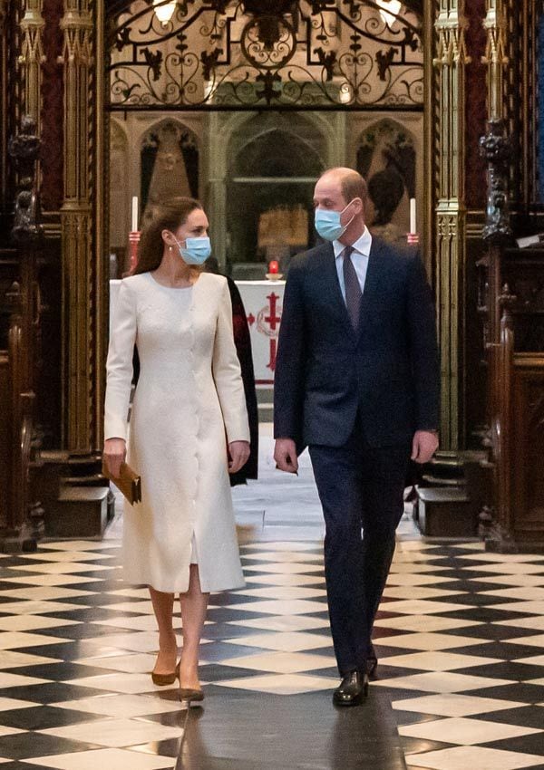 Kate Middleton con vestido blanco 