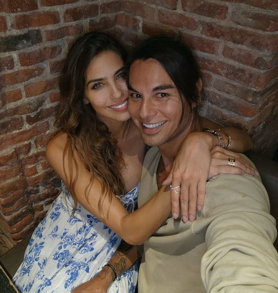 Julio Iglesias Jr con su actual pareja Ariadna Romero