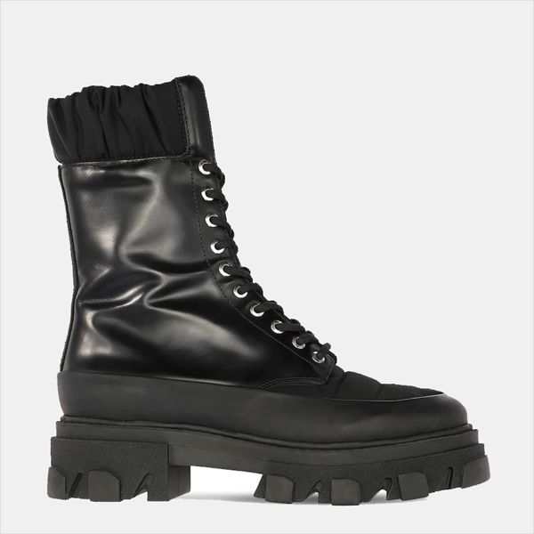 9 botas ganni