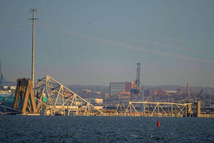 El portacontenedores Dali ha sido ha colisionado contra el mítico puente estadounidense