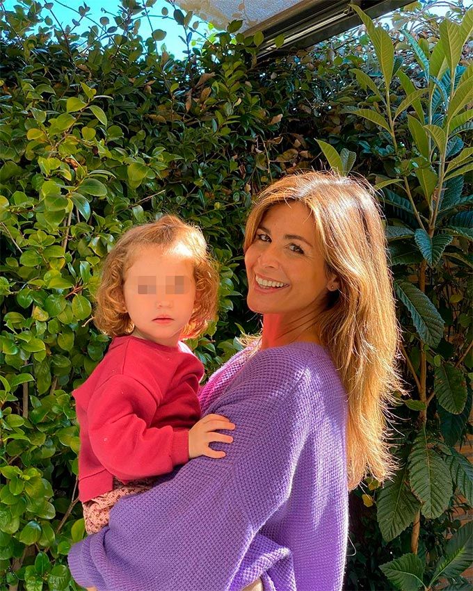 Nuria Roca con su sobrina