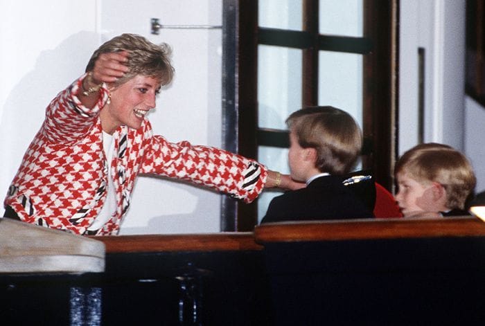 Diana cambió el concepto de maternidad que había en la Familia Real Británica