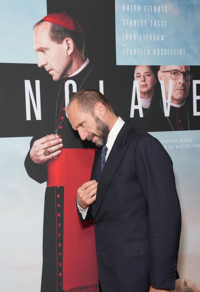 Ralph Fiennes, en la première neoyorquina de 'Cónclave' el pasado octubre