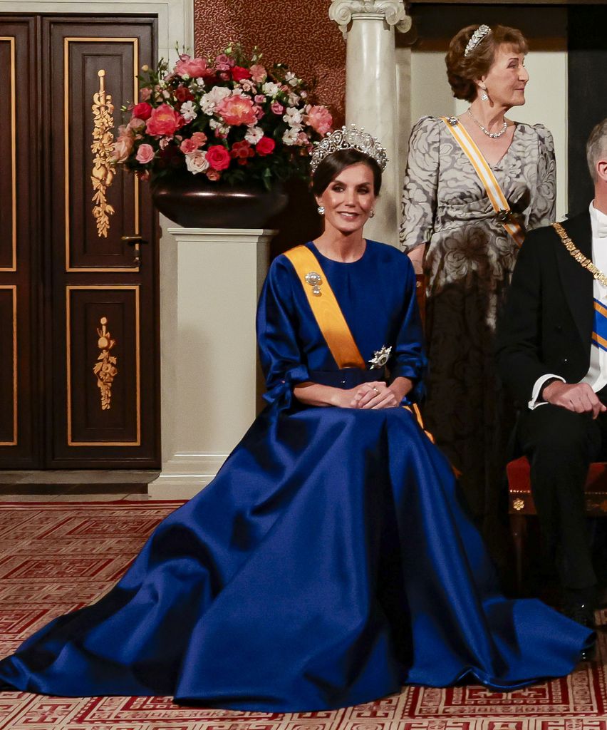 Reina Letizia looks de gala con tiara