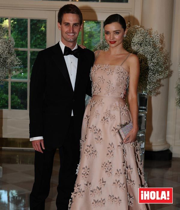 Miranda Kerr y su novio, Evan Spiegel. El empresario se ha hecho un hueco en la prestigiosa lista de Forbes gracias a su aplicación para móviles Snapchat, un servicio de mensajes y fotos instantáneos
