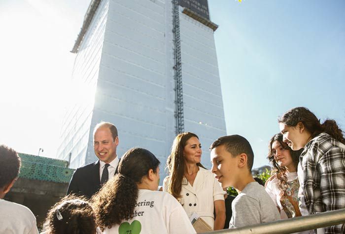 Los duques de Cambridge rinden homenaje a las víctimas del incendio de la torre Grenfell