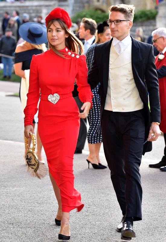 parejas vestido rojo