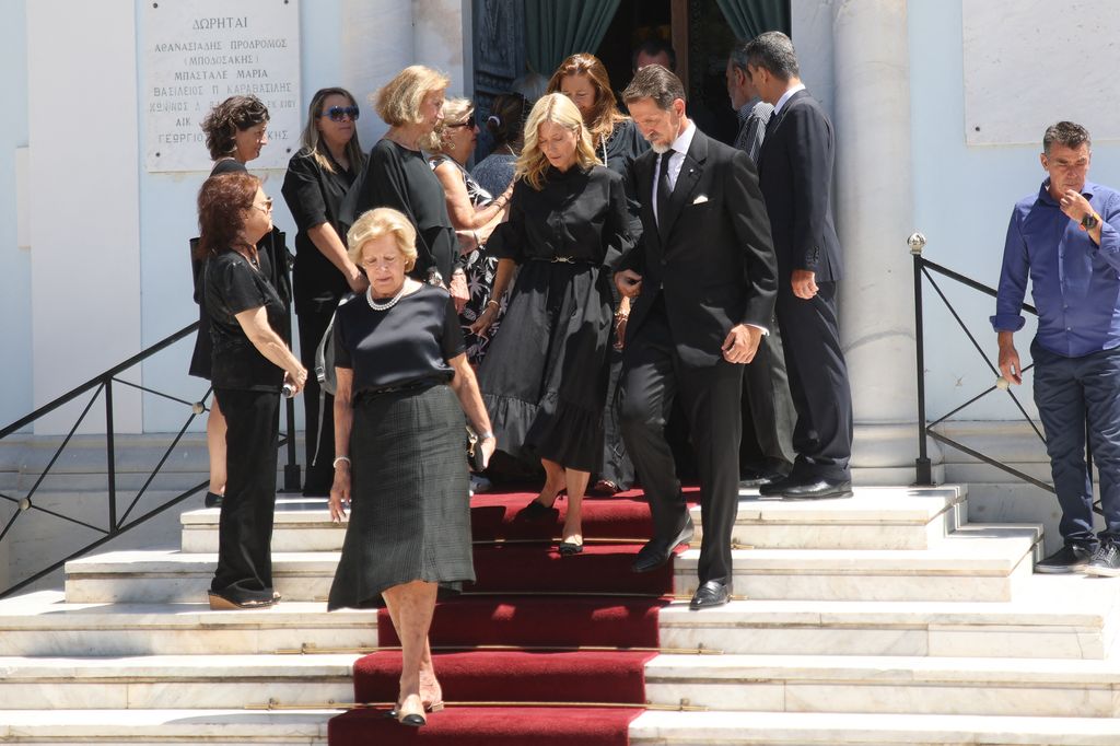 Ana María de Grecia, Pablo de Grecia y Marie- Chantal de Grecia en el funeral de Miguel de Grecia el 1 de agosto de 2024 en Atenas