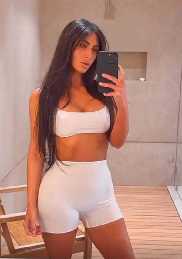 Kim Kardashian con flequillo