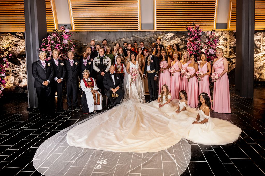 La foto de familia de la boda de Marta Luisa de Noruega y Durek Verret