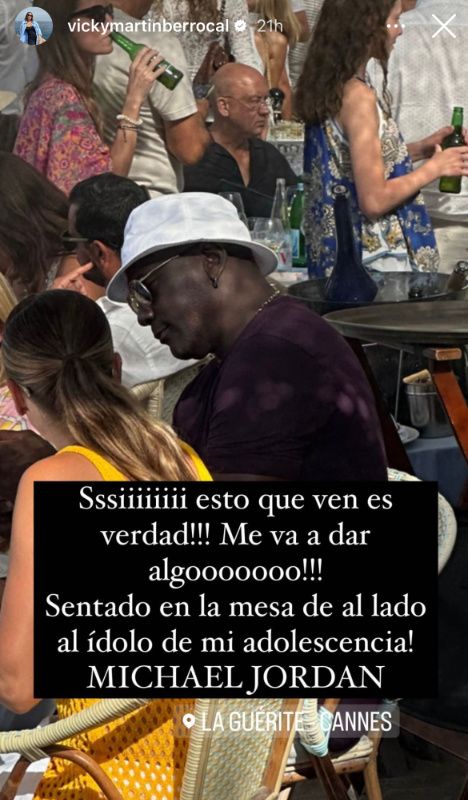 Michael Jordan comiendo al lado de Vicky Martín Berrocal