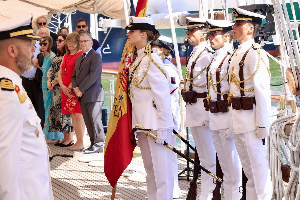 La princesa Leonor en Montevideo con el buque Juan Sebastian Elcano