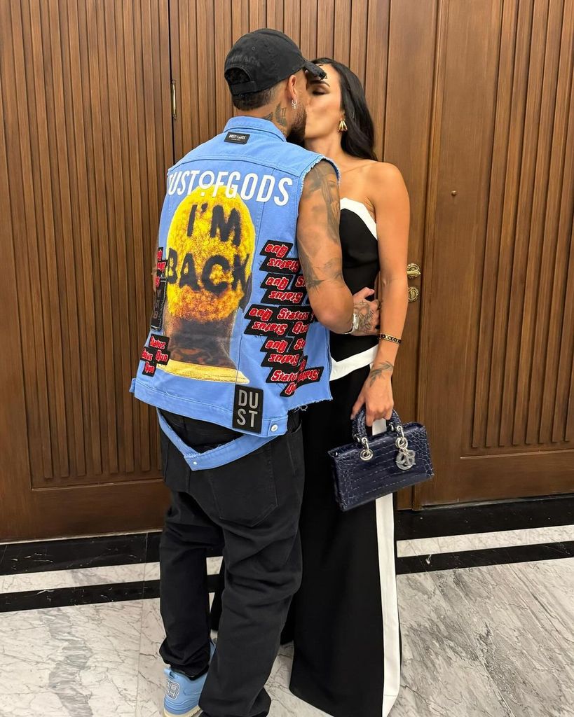 Con este beso, Neymar y Bruna no han dejado dudas de que su amor está más fuerte que nunca