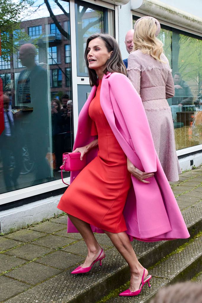 letizia traje rosa 3