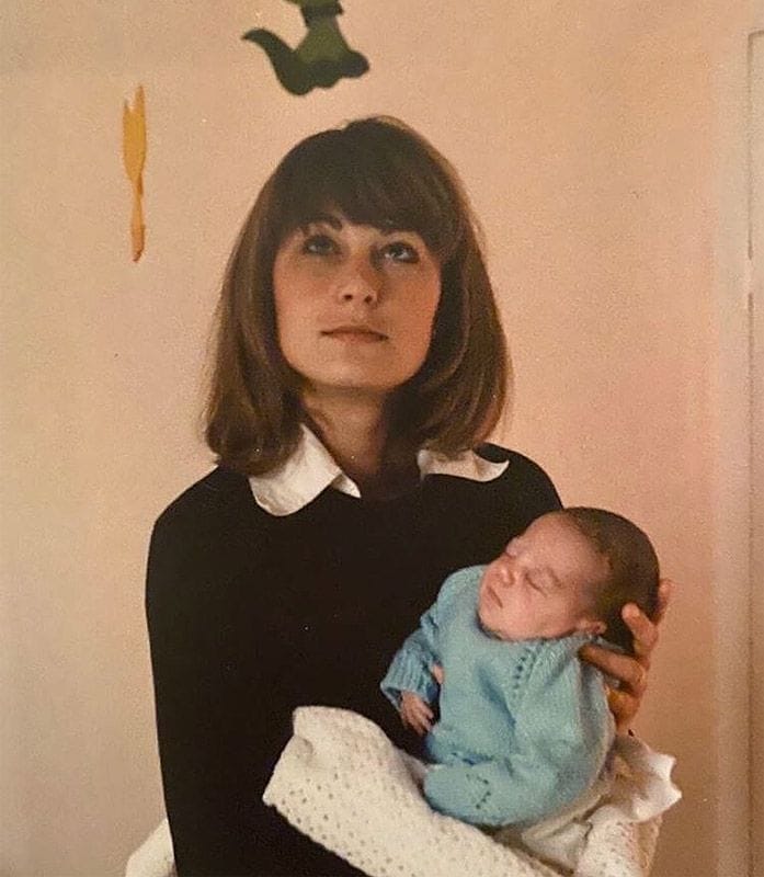 Los duques de Cambridge comparten una foto inédita y la preciosa felicitación de George a su madre