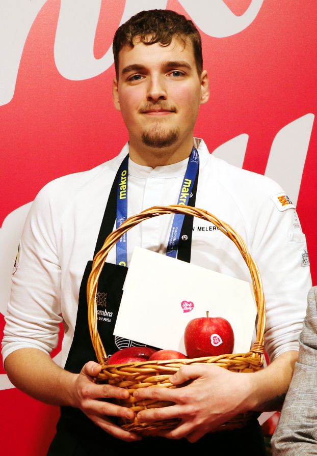 El joven pastelero Aarón Melero, vencedor del concurso.