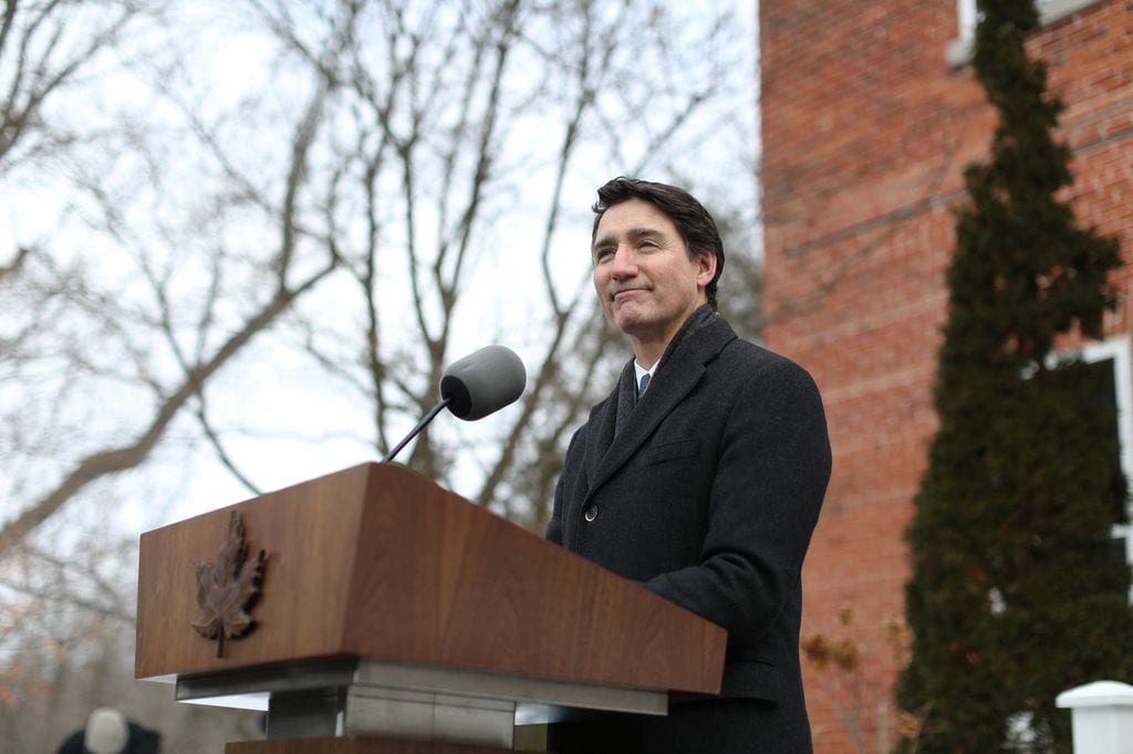 Justin Trudeau en su mensaje a los medios, en las afueras de su residencia en Rideau Cottage en Ottawa, Canadá, este lunes 6 de enero de 2025  on January 6, 2025