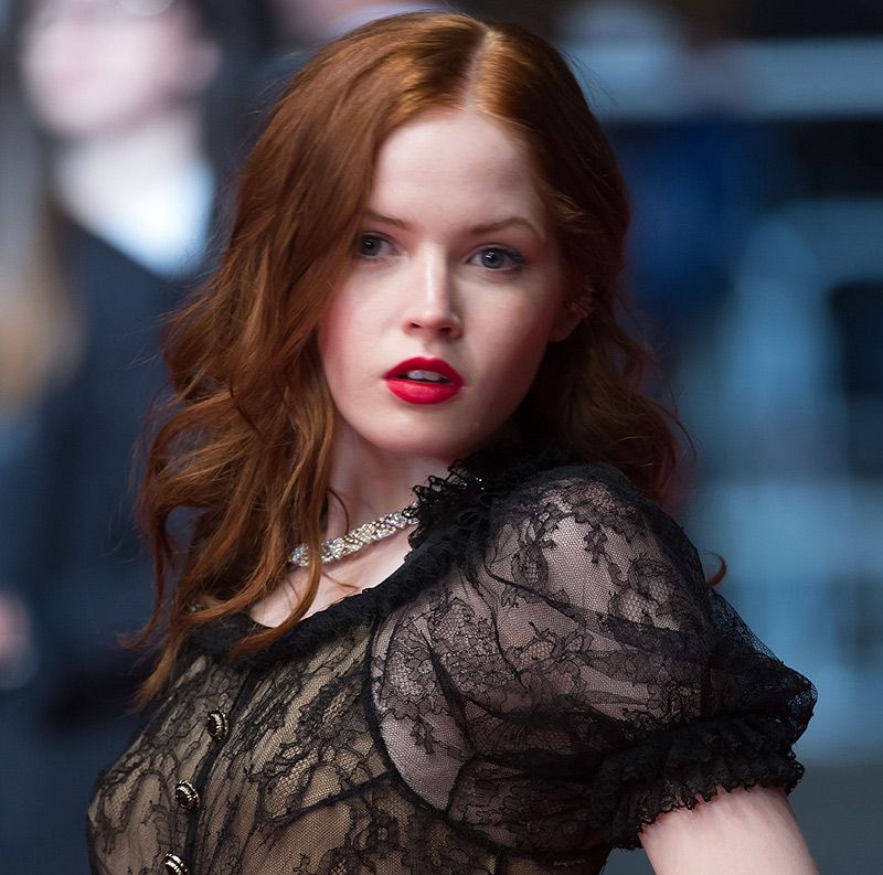 Ellie Bamber getty12