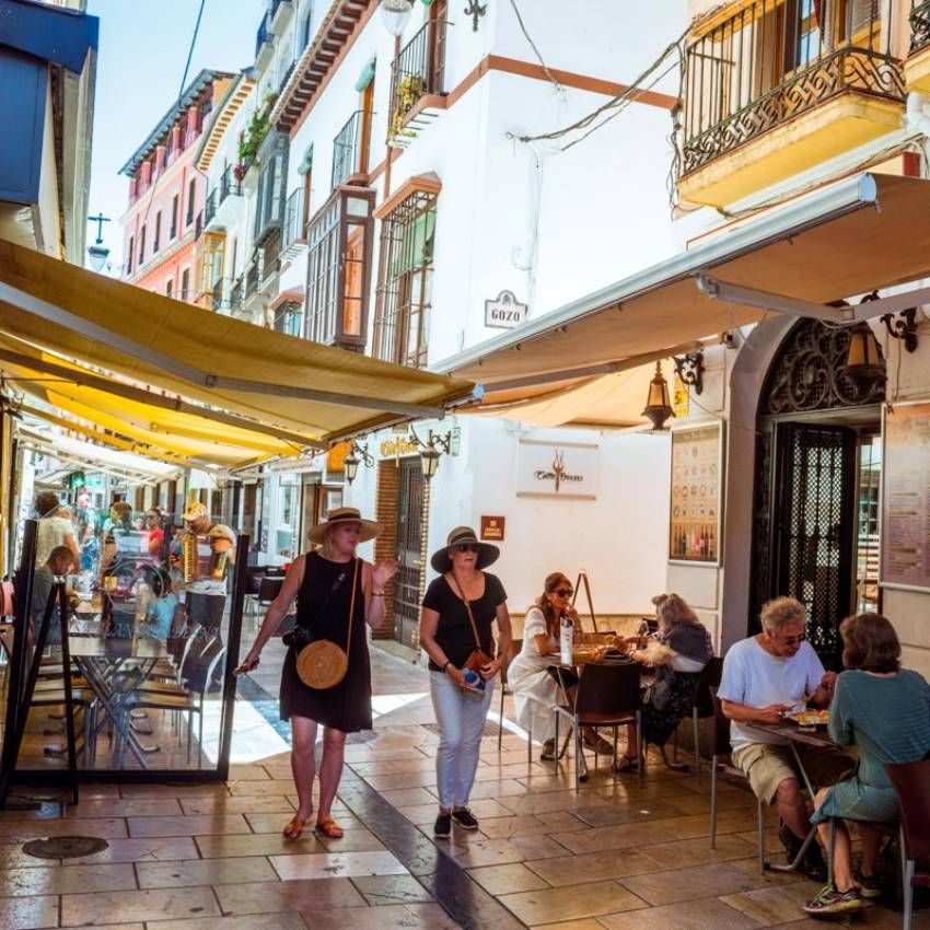 calle-navas-de-tapeo-en-granada