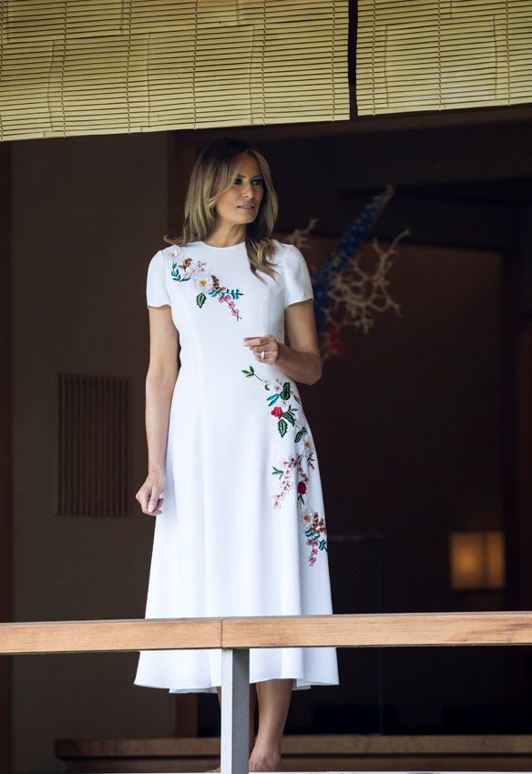 melania trump edad vestido flores japon