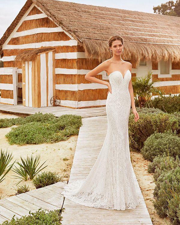 Vestido de novia de escote corazón de Aire Barcelona