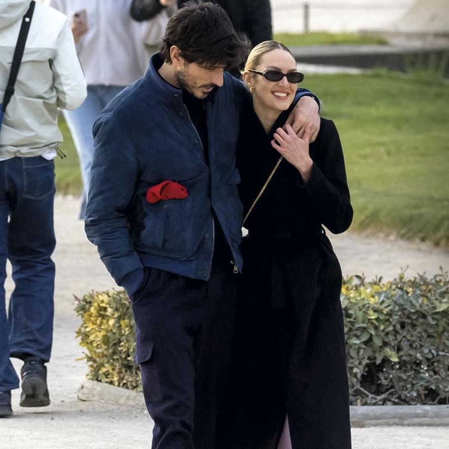 Andrés Velencoso y Candice Swanepoel París HOLA 4050