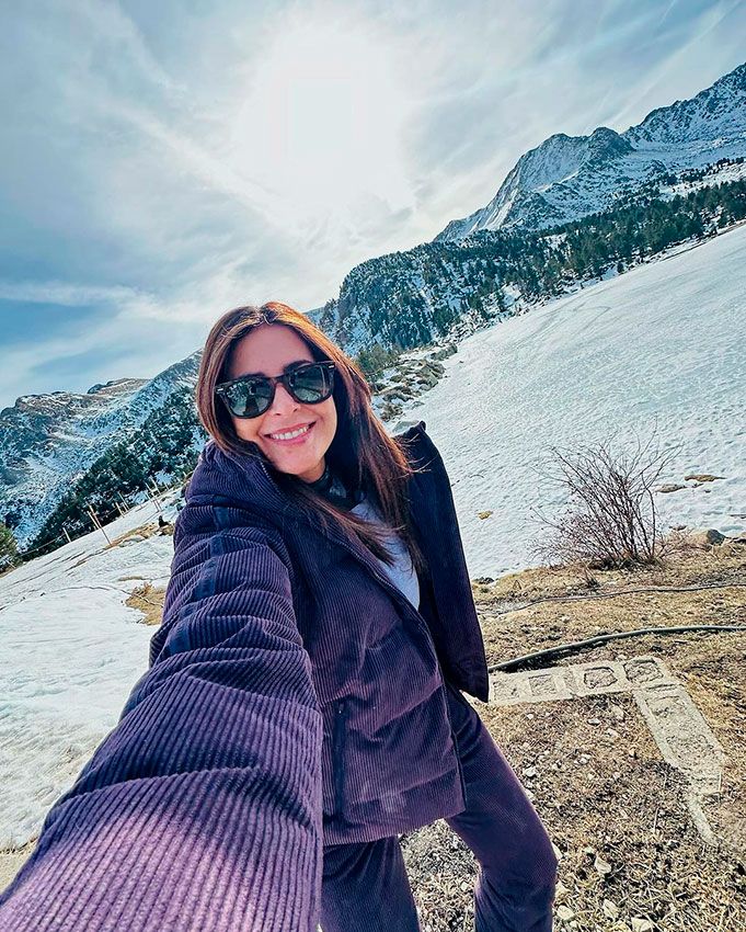 Nuria Roca con su familia en la nieve