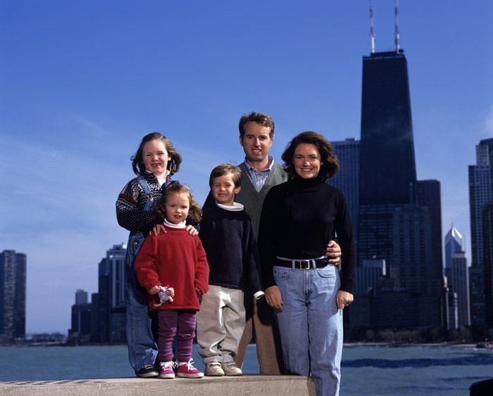  Chris y su mujer Sheila junto a sus tres hijos: Kate,Christopher Jr. y Sarah