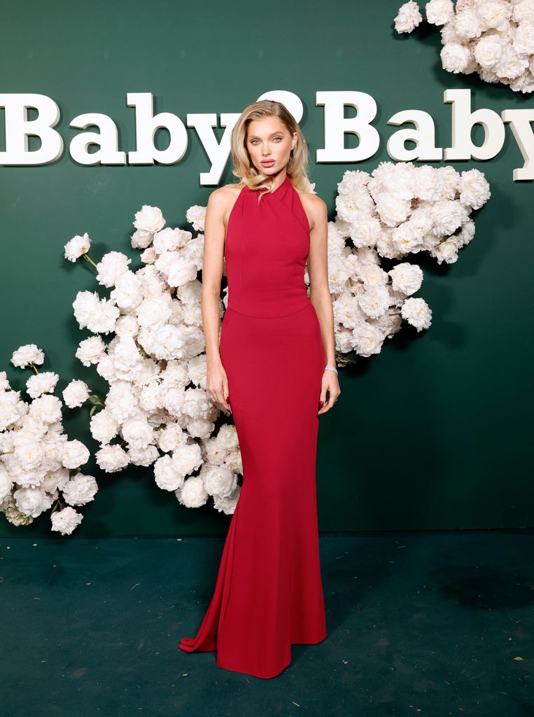 Elsa Hosk vestido rojo