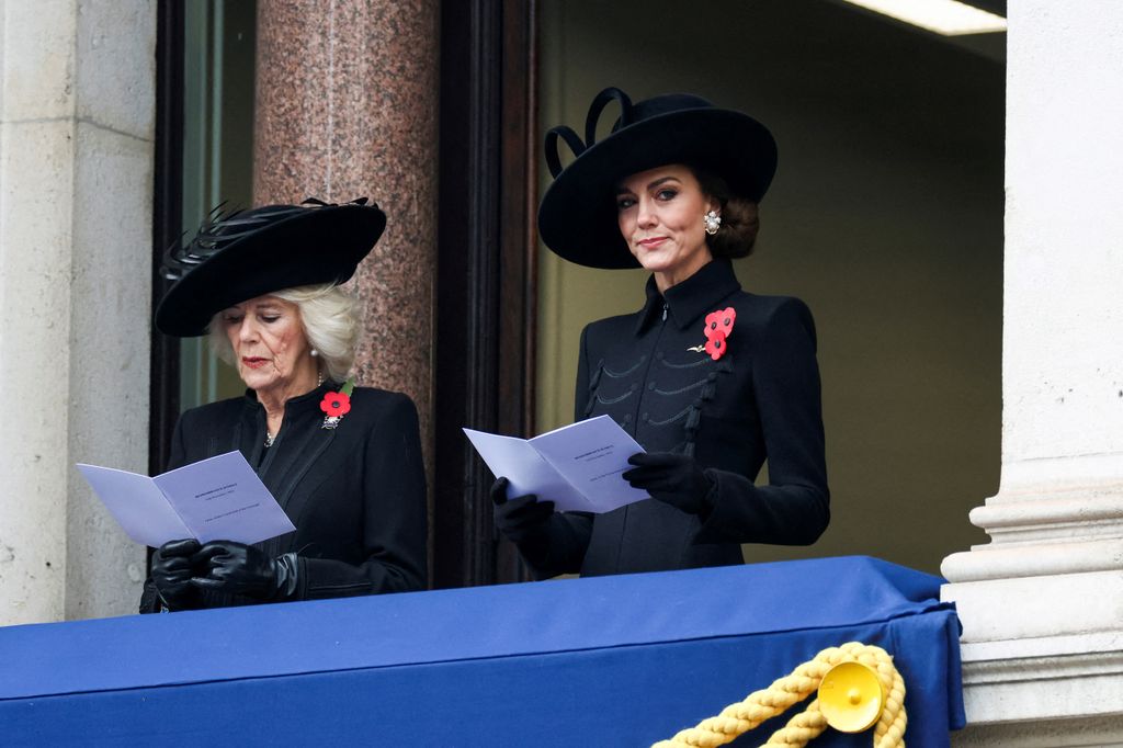 Kate Middleton y la reina Camilla en el cenotafia en Día del Recuerdo el 11 de noviembre de 2024