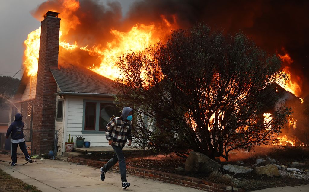 Imágenes del incendio Eaton, en Altadena, California.