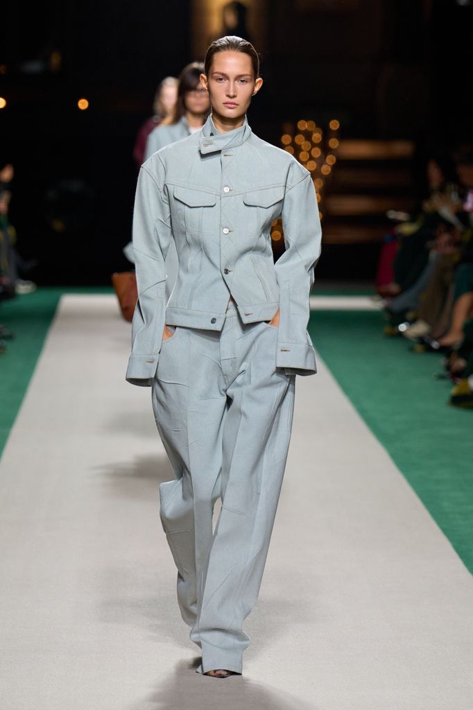 Paris Fashion Week: Victoria Beckham Primavera/Verano 2025