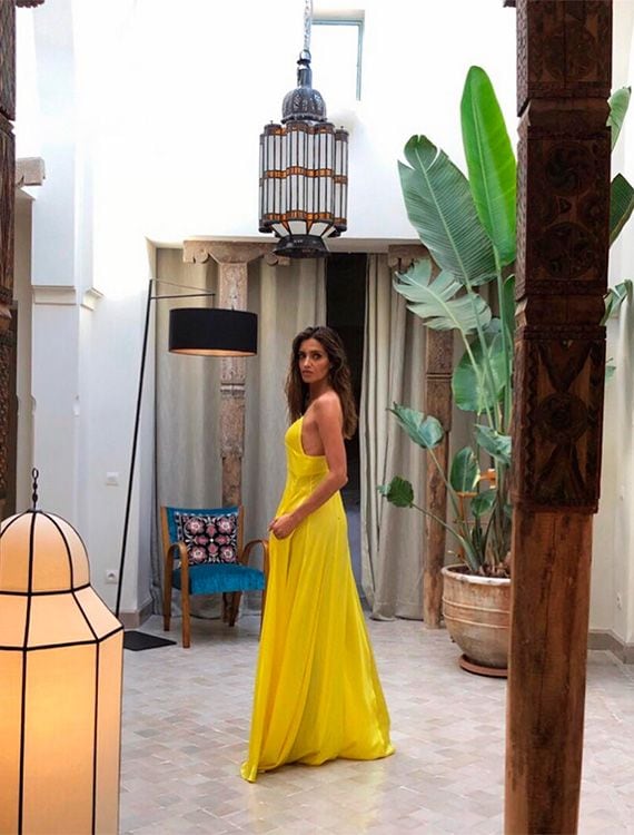 sara-carbonero-vestido-amarillo-2a