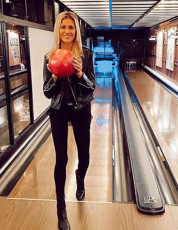 Carla Pereyra presume de puntería y demuestra su maestría con los bolos 