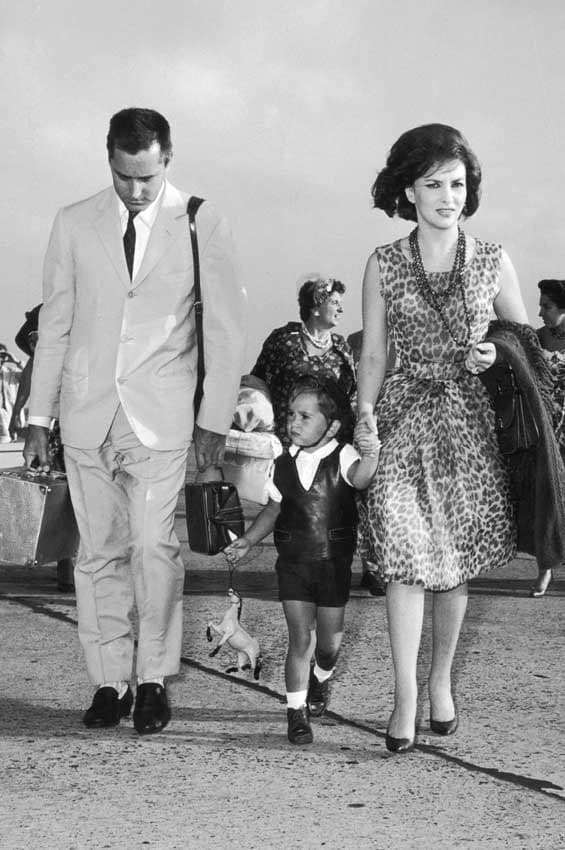 Gina Lollobrigida, con su primer marido, Milko Skofic, y su hijo