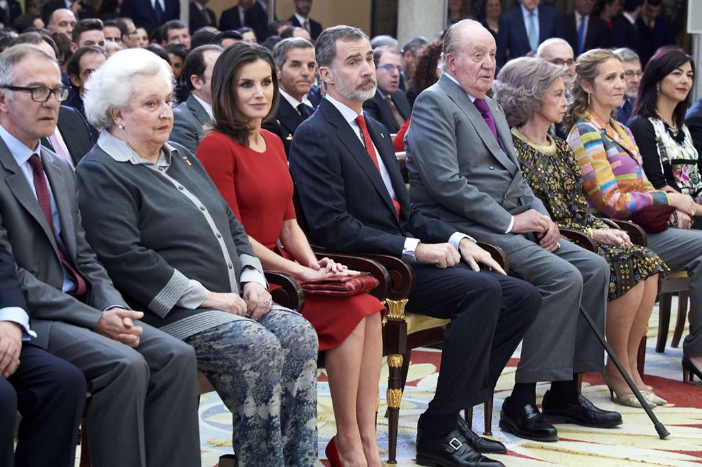 La infanta Pilar con los reyes Felipe y Letizia, don Juan Carlos y doña Sofía