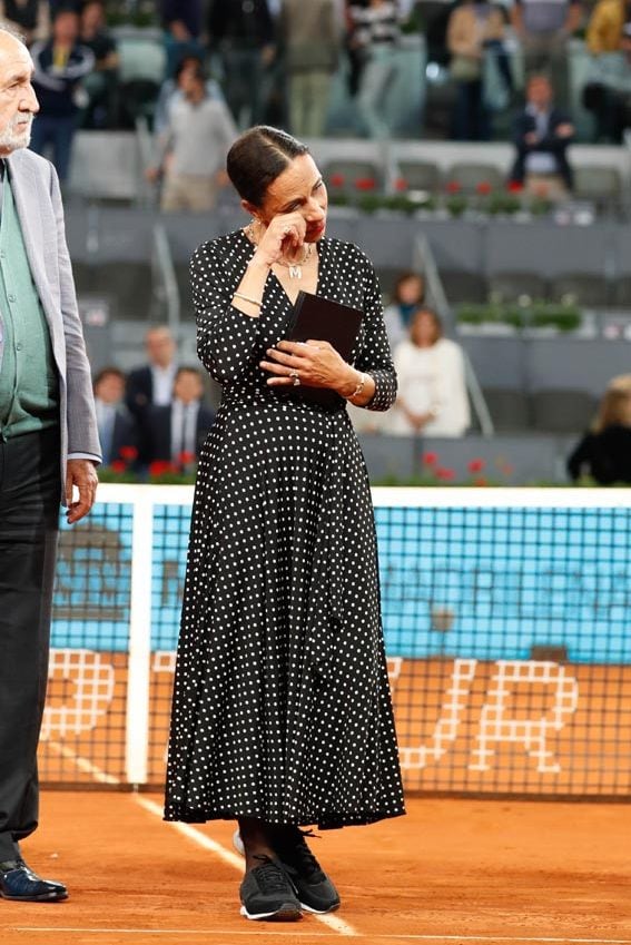 Claudia Rodríguez en el homenaje a Manolo Santana en el Mutua Madrid Open de tenis