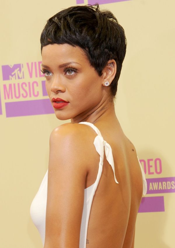 rihanna pelo 1a