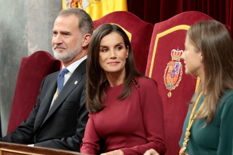 Princesa Leonor con reyes Letizia y Felipe 