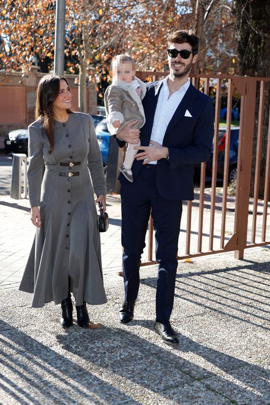 Marta Pombo y Luis Zamalloa con Matilda en el bautizo de Vega