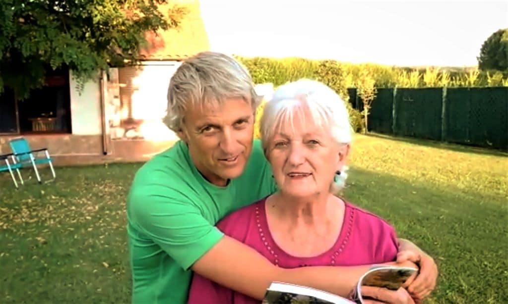 Jesús Calleja con su madre, María Jesús