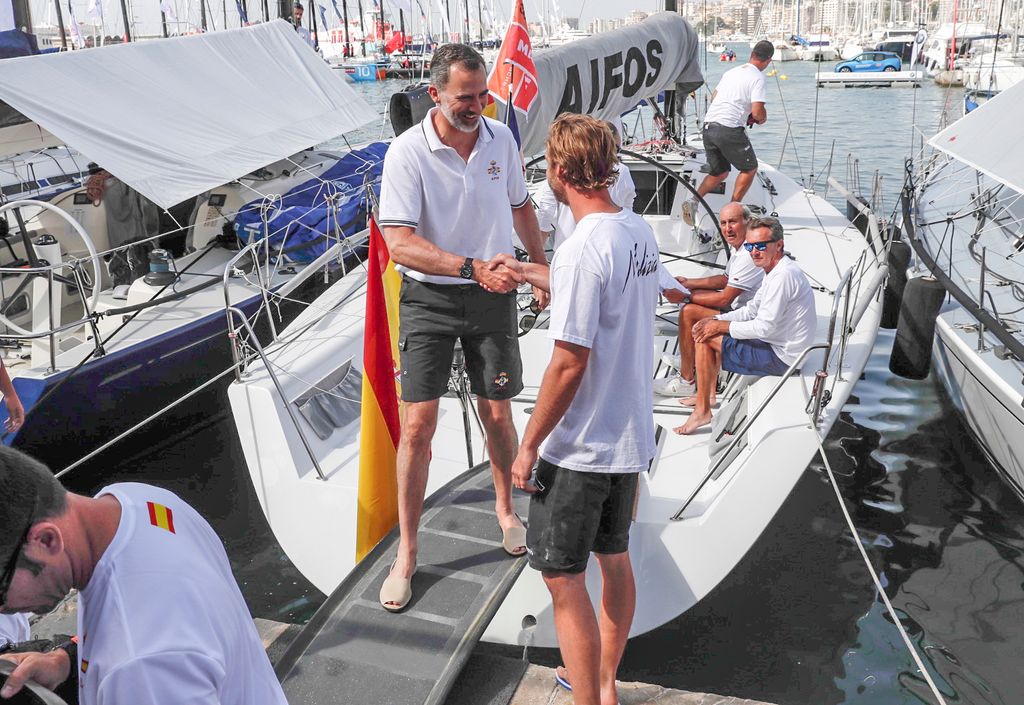 Pierre Casiraghi con el rey Felipe en la 36 Copa del Rey de Vela de Plama de Mallorca en 2017