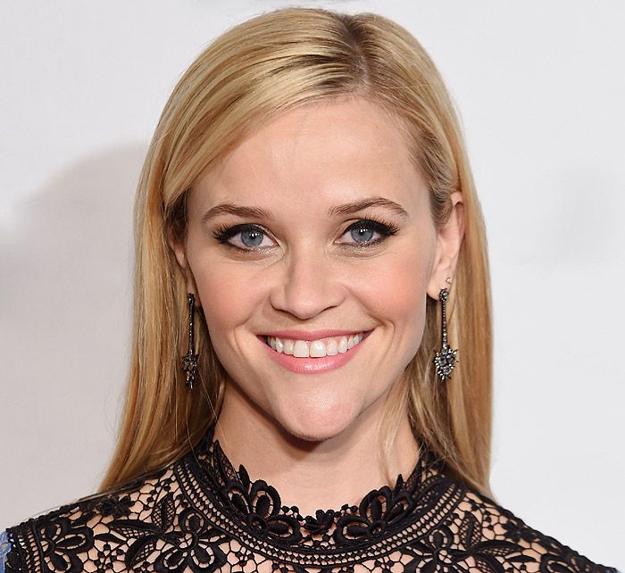 Rostro triangular: Reese Witherspoon. La forma perfecta de un rostro es la forma ovalada. Por ello, tenemos que fijarnos en la zona que se queda fuera de ese óvalo a la hora de corregirlo.
